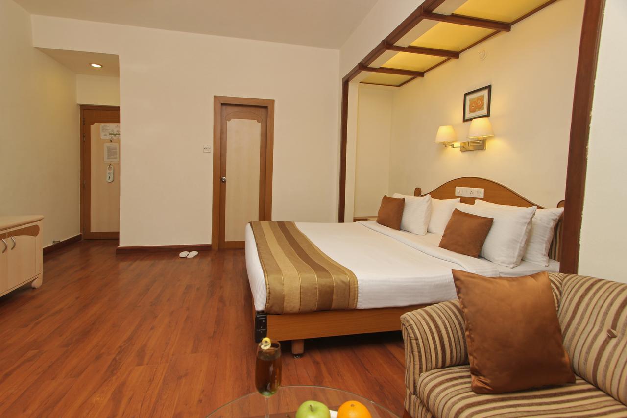 Hotel Park Central Koregaon Park Pune Ngoại thất bức ảnh