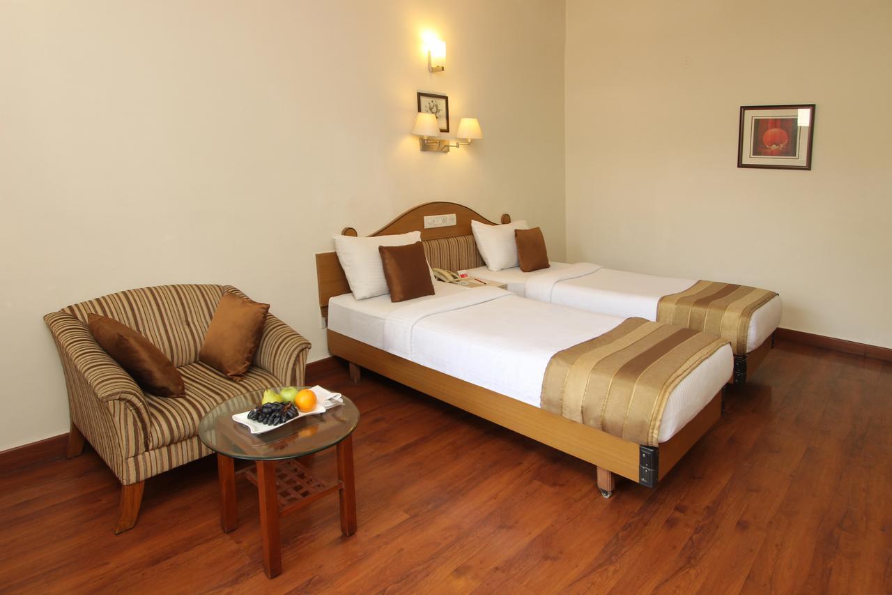Hotel Park Central Koregaon Park Pune Ngoại thất bức ảnh