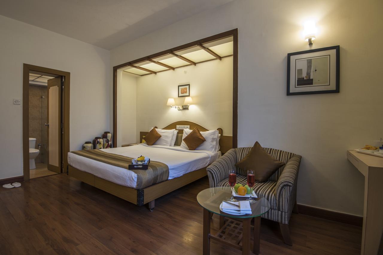 Hotel Park Central Koregaon Park Pune Ngoại thất bức ảnh