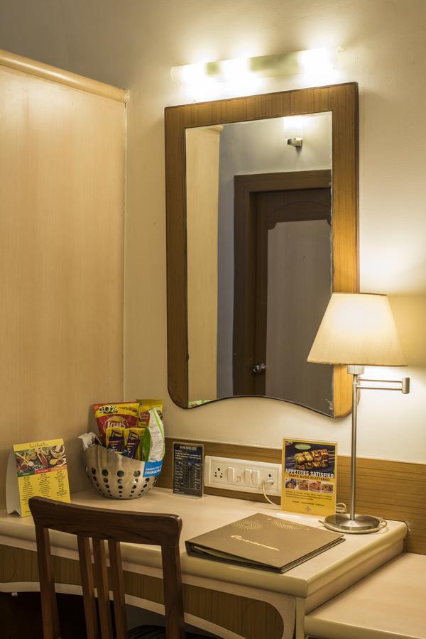 Hotel Park Central Koregaon Park Pune Ngoại thất bức ảnh