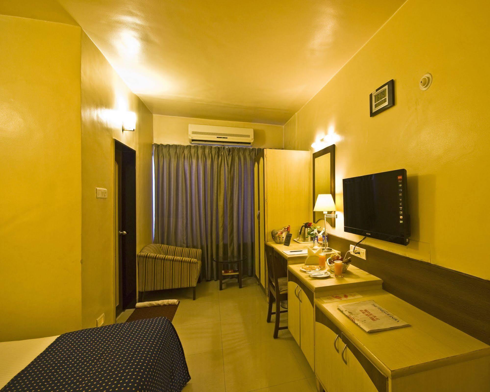 Hotel Park Central Koregaon Park Pune Ngoại thất bức ảnh