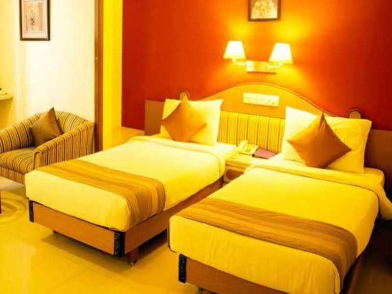Hotel Park Central Koregaon Park Pune Ngoại thất bức ảnh