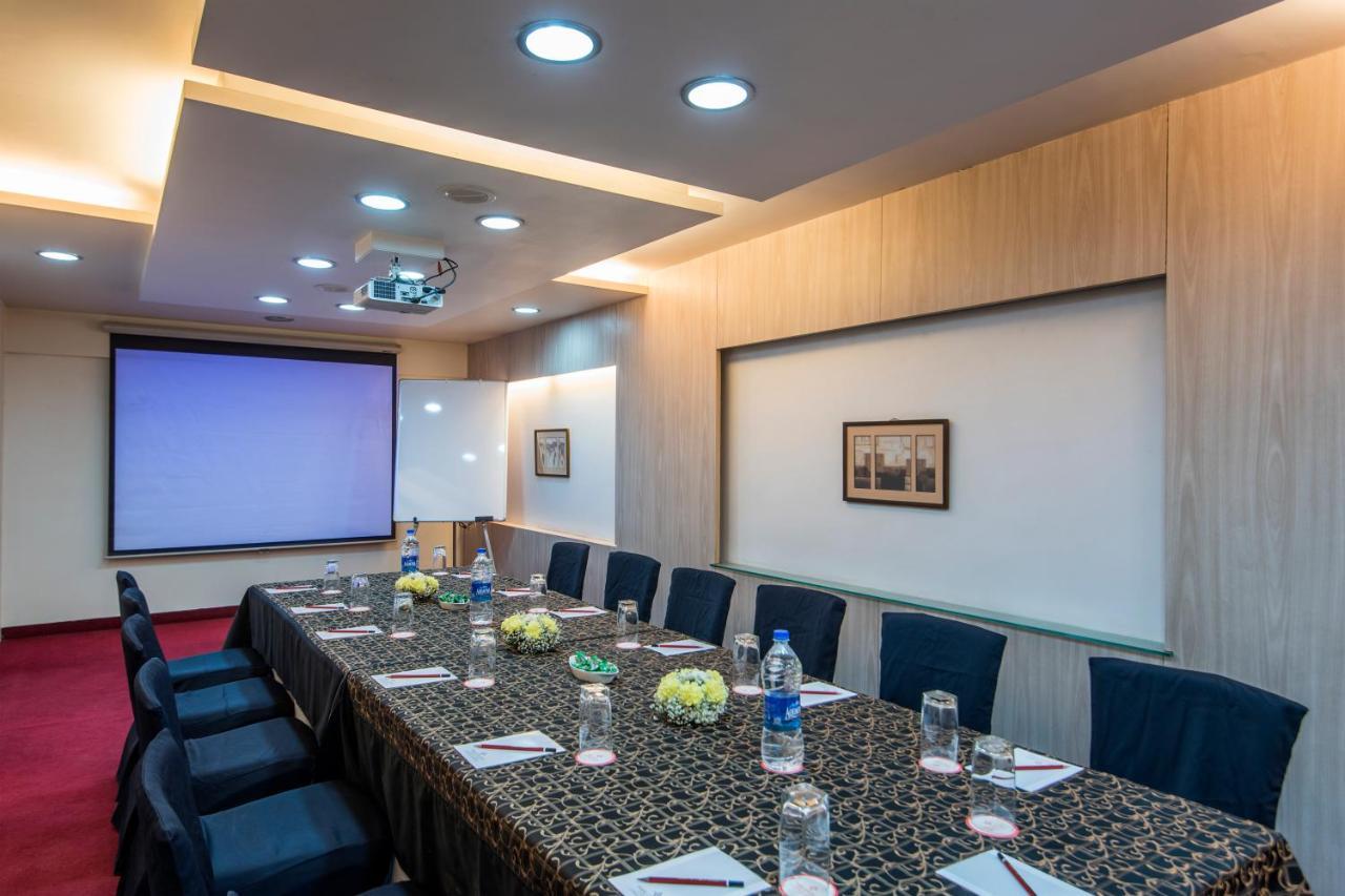 Hotel Park Central Koregaon Park Pune Ngoại thất bức ảnh