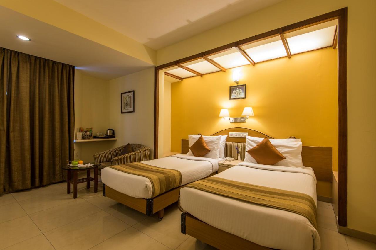 Hotel Park Central Koregaon Park Pune Ngoại thất bức ảnh