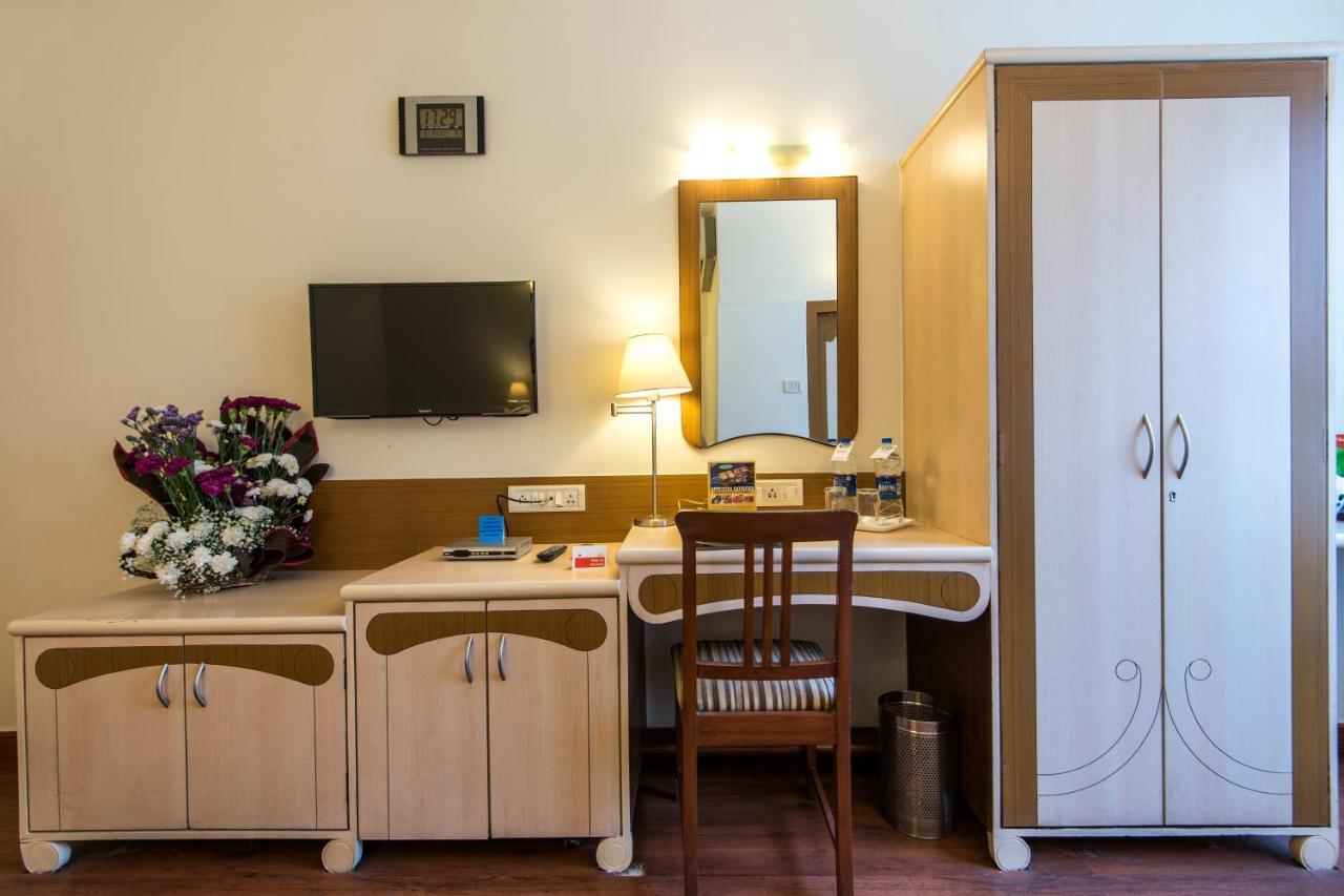 Hotel Park Central Koregaon Park Pune Ngoại thất bức ảnh